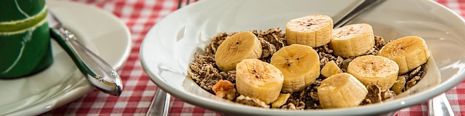 cereal, breakfast, meal, food, banana, fruit, healthy, nutrition, diet, bowl, table, table setting, tablecloth, closeup, breakfast, breakfast, breakfast, breakfast, breakfast, food, banana, banana, banana, banana, diet, diet